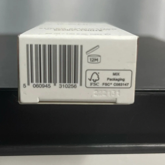 ICONIC LONDON Super Smoother Blurring Skin Tint Makeup - Picture 4 of 5